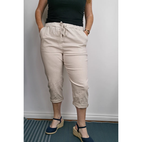 Jessie 3/4 Length Magic Trousers Oatmeal (sz 16-24)