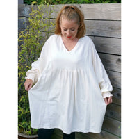 Fiona Batwing Top Cream (sz 20-28)