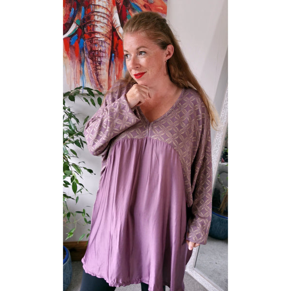 Charley Diamond Satin Knit Top Lilac (sz 20-26)