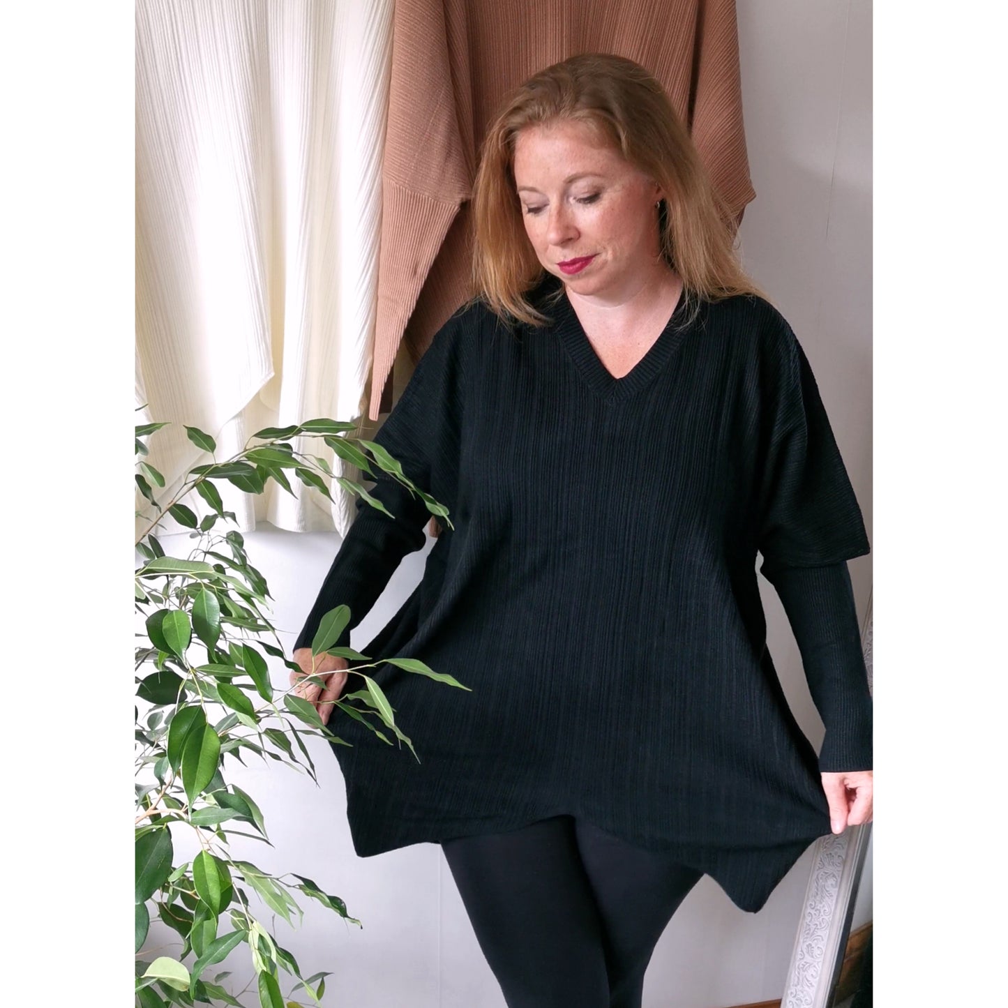 Bryony Fine Knit Tunic Black (sz 16-24)